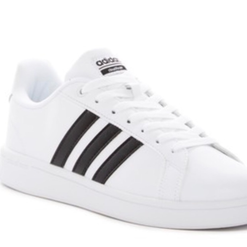 Adidas Advantage Sneakers